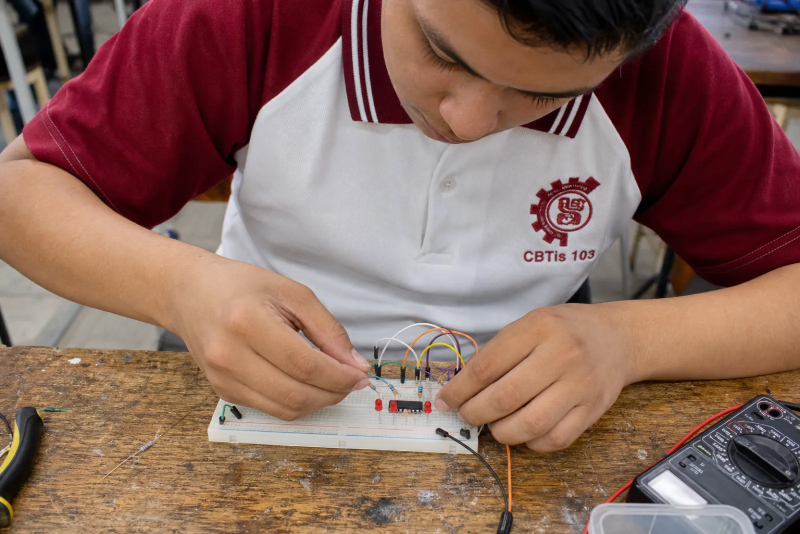 Armas circuitos en protoboard